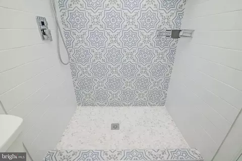 Bath - 814 Orange Dr, Silver Spring, MD 20901 photo 3 of 9
