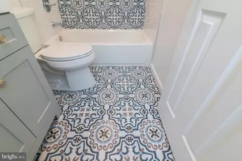 Bath - 814 Orange Dr, Silver Spring, MD 20901 photo 6 of 9