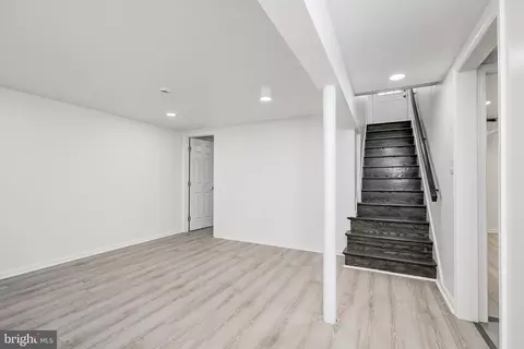 Entry Way - 814 Orange Dr, Silver Spring, MD 20901 photo 3 of 4