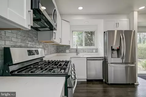 Kitchen - 814 Orange Dr, Silver Spring, MD 20901 photo 5 of 11
