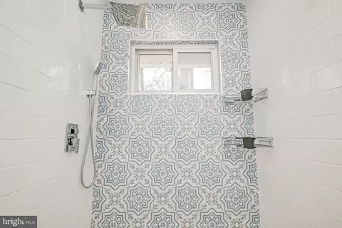 Bath - 814 Orange Dr, Silver Spring, MD 20901 photo 4 of 9