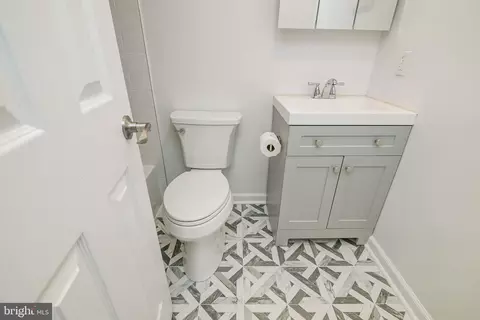 Bath - 814 Orange Dr, Silver Spring, MD 20901 photo 8 of 9
