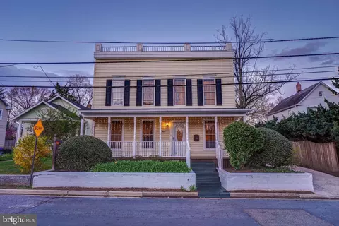 Exterior - 701 Ritchie Ave, Silver Spring, MD 20910 photo 4 of 12