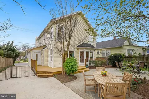 Exterior - 701 Ritchie Ave, Silver Spring, MD 20910 photo 2 of 12