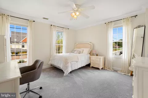 Bedroom - 701 Ritchie Ave, Silver Spring, MD 20910 photo 3 of 5