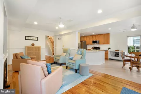 Living - 701 Ritchie Ave, Silver Spring, MD 20910 photo 6 of 7