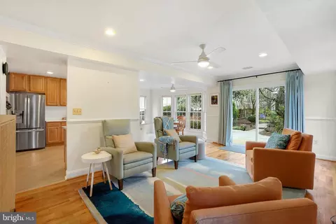 Living - 701 Ritchie Ave, Silver Spring, MD 20910 photo 4 of 7