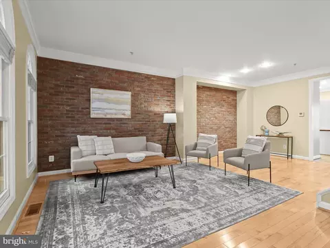8515 Cameron St, Silver Spring, MD 20910 photo 2