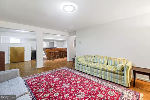 Living - 101 Bryants Nursery Rd, Silver Spring, MD 20905 photo 16 of 17