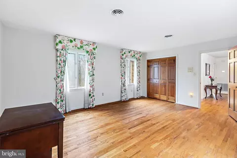 Bedroom - 101 Bryants Nursery Rd, Silver Spring, MD 20905 photo 5 of 10
