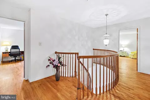 Entry Way - 101 Bryants Nursery Rd, Silver Spring, MD 20905 photo 7 of 10