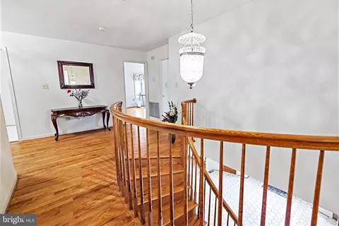 Entry Way - 101 Bryants Nursery Rd, Silver Spring, MD 20905 photo 8 of 10