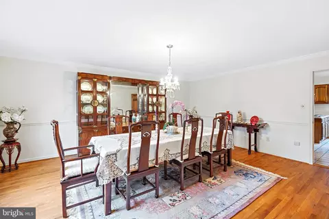 Dining - 101 Bryants Nursery Rd, Silver Spring, MD 20905 photo 2 of 8