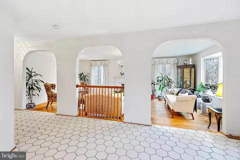 Living - 101 Bryants Nursery Rd, Silver Spring, MD 20905 photo 1 of 17