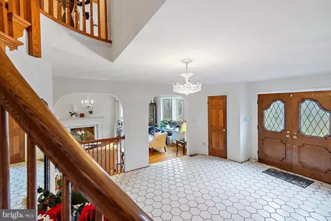 Entry Way - 101 Bryants Nursery Rd, Silver Spring, MD 20905 photo 10 of 10