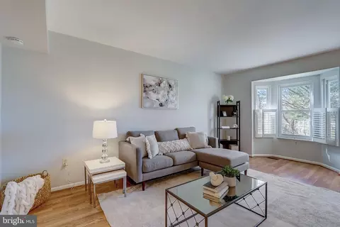 2906 Schoolhouse Cir, Silver Spring, MD 20902 photo 4