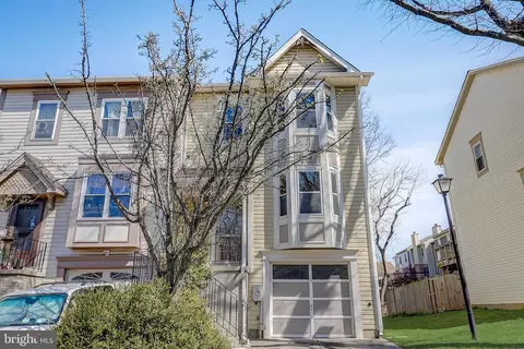 2906 Schoolhouse Cir, Silver Spring, MD 20902