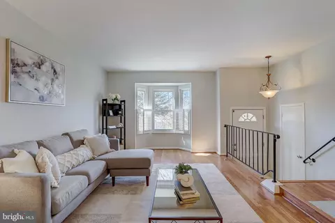 2906 Schoolhouse Cir, Silver Spring, MD 20902 photo 3