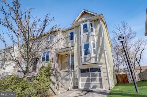 2906 Schoolhouse Cir, Silver Spring, MD 20902 photo 2