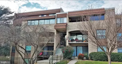 413 Christopher Ave #98, Gaithersburg, MD 20879