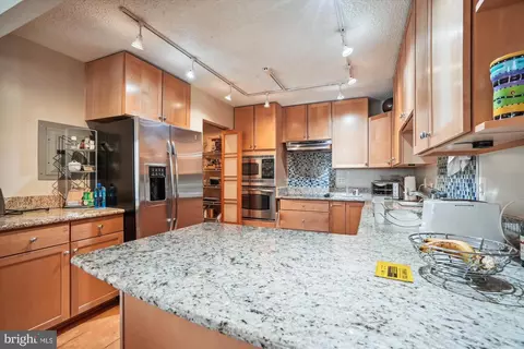 7420 Westlake Ter #103, Bethesda, MD 20817