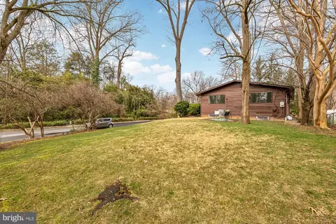 Exterior - 11500 Regnid Dr, Silver Spring, MD 20902 photo 9 of 12