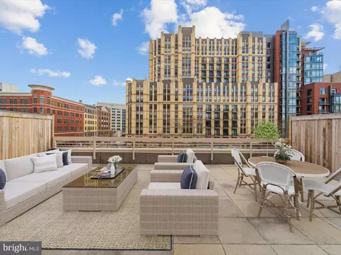 24 Courthouse Sq #110, Rockville, MD 20850