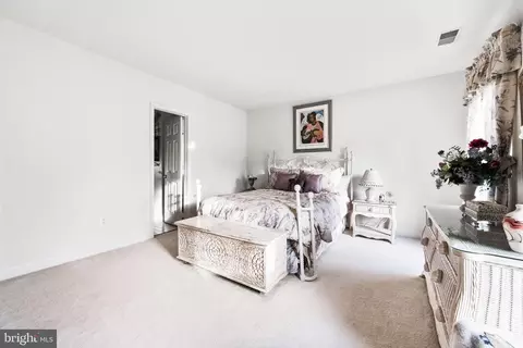 Bedroom - 202 Linton Knoll Ct, Silver Spring, MD 20904 photo 7 of 9
