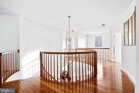 Entry Way - 202 Linton Knoll Ct, Silver Spring, MD 20904 photo 6 of 8