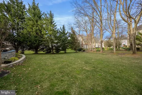 Exterior - 202 Linton Knoll Ct, Silver Spring, MD 20904 photo 7 of 12