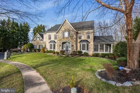 Exterior - 202 Linton Knoll Ct, Silver Spring, MD 20904 photo 5 of 12