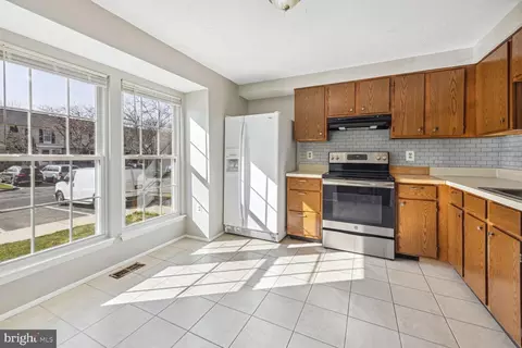 7 Ivy Oak Ct, Gaithersburg, MD 20877 photo 2