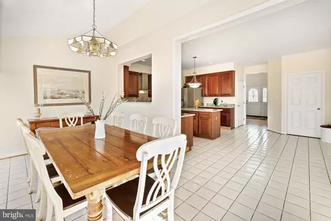 Dining - 19506 Conlon Ct, Poolesville, MD 20837 photo 6 of 6