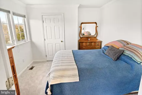 Bedroom - 19506 Conlon Ct, Poolesville, MD 20837 photo 5 of 6