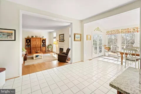Living - 19506 Conlon Ct, Poolesville, MD 20837 photo 3 of 7