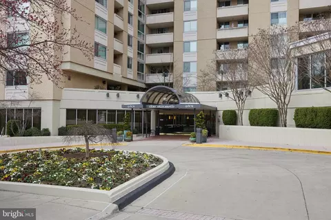 4601 N Park Ave #201A, Chevy Chase, MD 20815