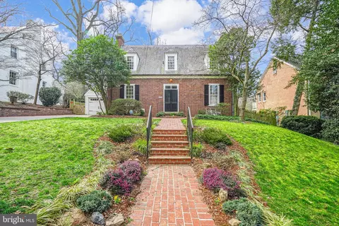 5108 Duvall Dr, Bethesda, MD 20816