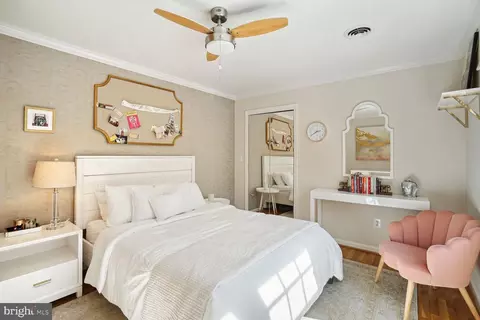 Bedroom - 10 Beall Spring Ct, Potomac, MD 20854 photo 4 of 11