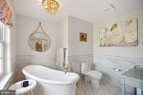 Bath - 10 Beall Spring Ct, Potomac, MD 20854 photo 4 of 7