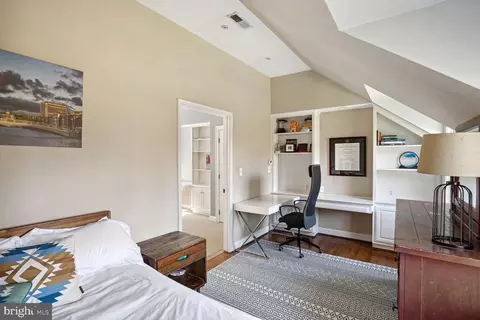 Bedroom - 10 Beall Spring Ct, Potomac, MD 20854 photo 8 of 11