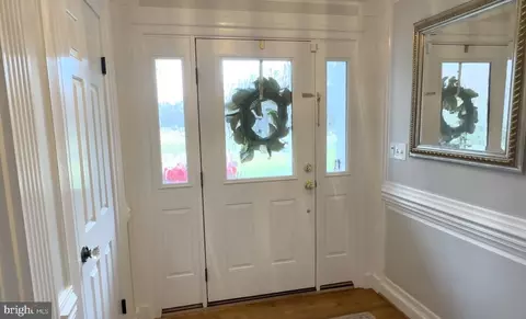 Entry Way - 10 Beall Spring Ct, Potomac, MD 20854 photo 1 of 7