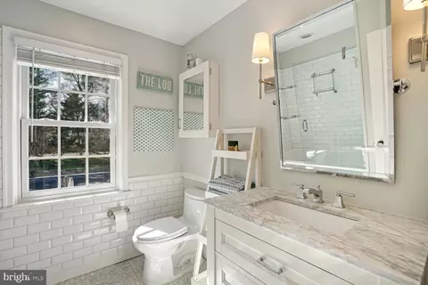 Bath - 10 Beall Spring Ct, Potomac, MD 20854 photo 5 of 7