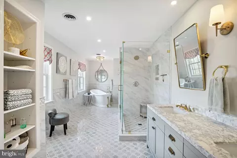 Bath - 10 Beall Spring Ct, Potomac, MD 20854 photo 3 of 7