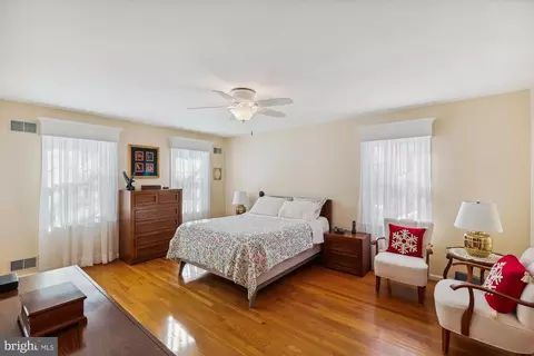 Bedroom - 15120 Centergate Dr, Silver Spring, MD 20905 photo 1 of 9