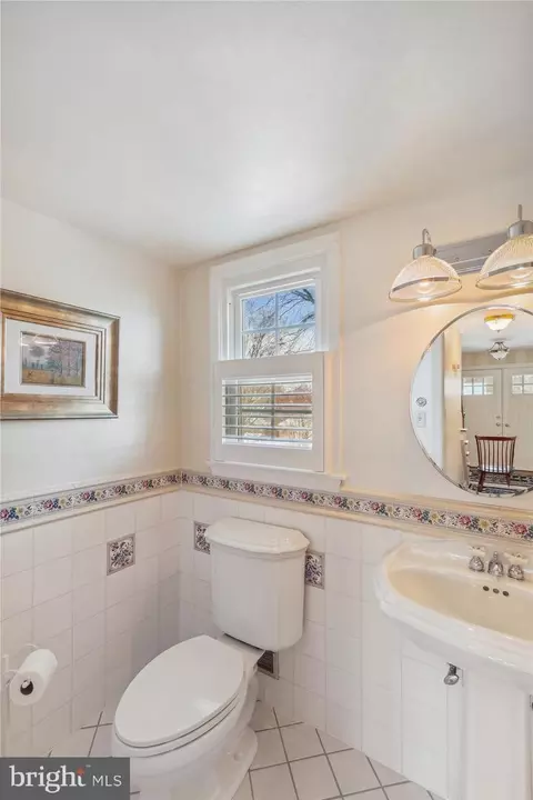 Bath - 15120 Centergate Dr, Silver Spring, MD 20905 photo 1 of 6