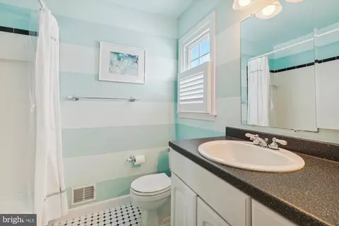Bath - 15120 Centergate Dr, Silver Spring, MD 20905 photo 6 of 6