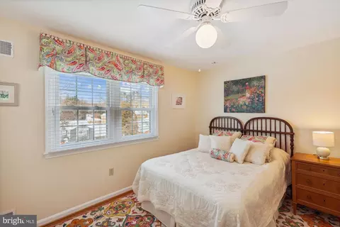 Bedroom - 15120 Centergate Dr, Silver Spring, MD 20905 photo 8 of 9