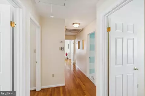 Entry Way - 15120 Centergate Dr, Silver Spring, MD 20905 photo 3 of 7