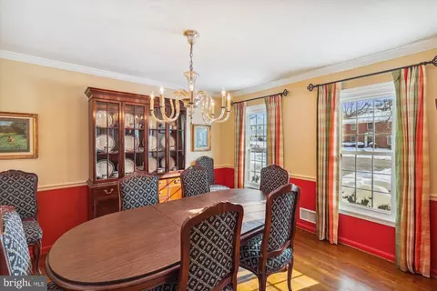 Dining - 15120 Centergate Dr, Silver Spring, MD 20905 photo 2 of 3