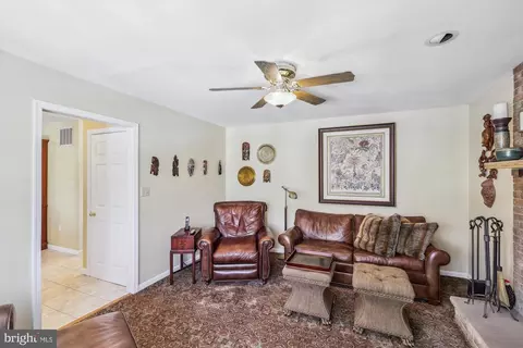 Living - 15120 Centergate Dr, Silver Spring, MD 20905 photo 3 of 3